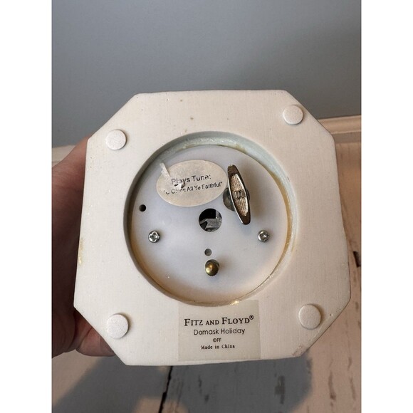 Fitz and Floyd Damask Holiday Santa Music Box- I Come all ye Faithful. - Picture 5 of 5